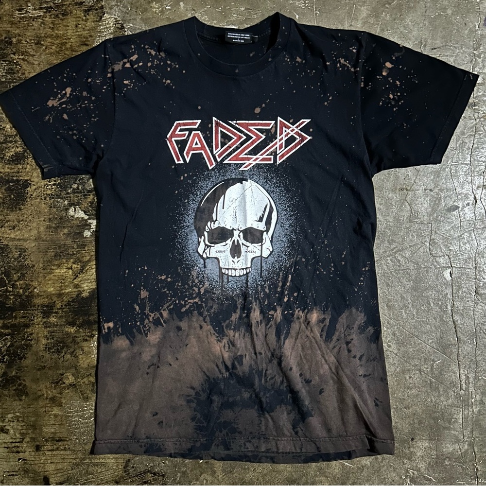MEDIUM Faded bleach skull 2016 tour tee